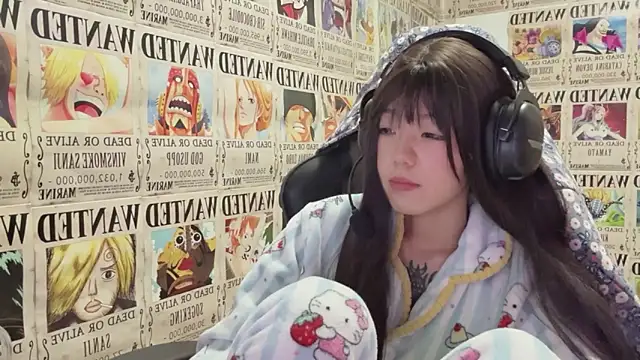 Snapshot of SNAKEgirlQAQ chatting on 23, 9, 2025 SNAKEgirlQAQ online show from 23, 9, 2025