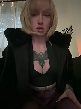 haileyhope  online show from 31, 3, 2026