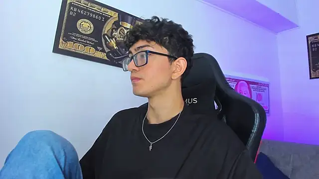 TylerWhite  online show from 12, 3, 2025