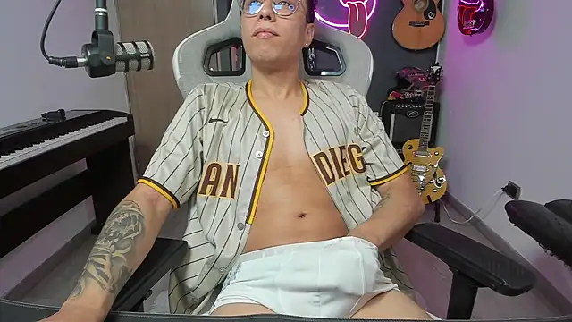 Snapshot of granxarma960 chatting on 5, 1, 2025 granxarma960 online show from 5, 1, 2025