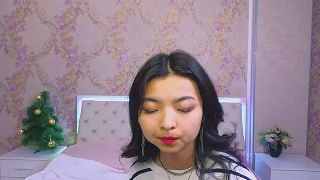 Shy Kira online show from 7, 1, 2025