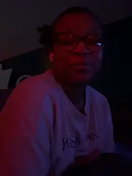 Snapshot of KLoveeee chatting on 23, 1, 2025 KLoveeee online show from 23, 1, 2025