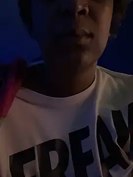 Snapshot of KLoveeee chatting on 13, 3, 2025 KLoveeee online show from 13, 3, 2025