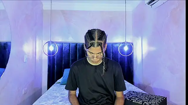 Maxim-Walker online show from 4, 11, 2025