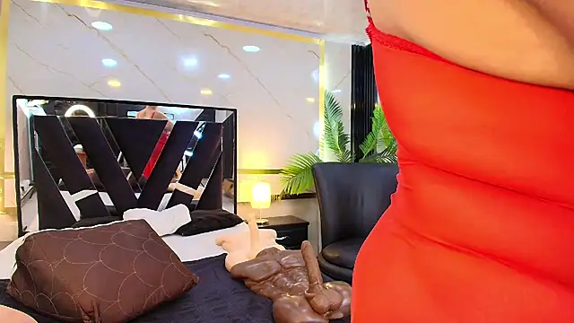 GianellaCox  online show from 24, 1, 2025