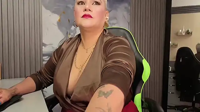 Snapshot of GianellaCox_ chatting on 24, 6, 2026 GianellaCox online show from 24, 6, 2026
