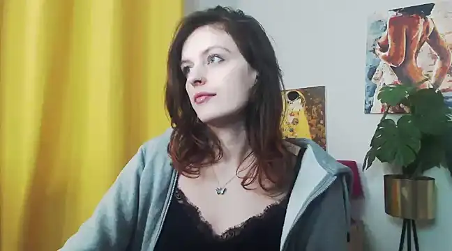 juicyNadine online show from 2, 1, 2025