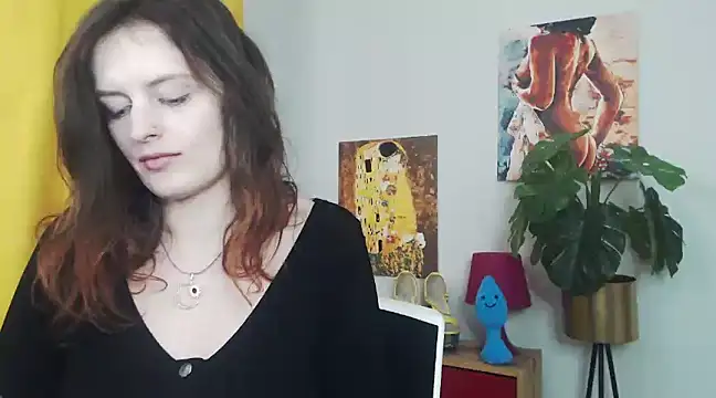 juicyNadine online show from 15, 3, 2025