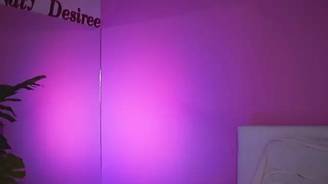 NatyDesiree online show from 5, 3, 2025