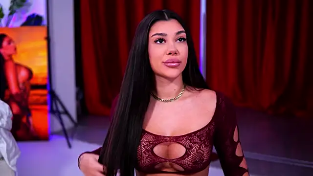 NatyDesiree online show from 2, 12, 2025