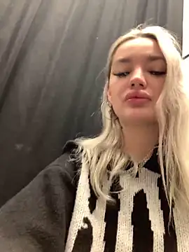 Snapshot of Sextazy chatting on 15, 12, 2024 Sextazy online show from 15, 12, 2024