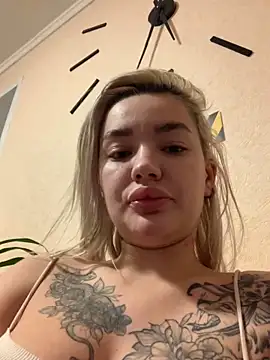 Snapshot of Sextazy chatting on 19, 1, 2025 Sextazy online show from 19, 1, 2025