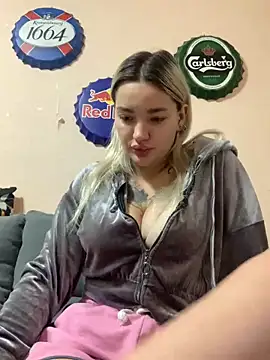 Snapshot of Sextazy chatting on 24, 9, 2025 Sextazy online show from 24, 9, 2025