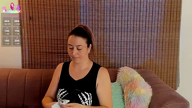 Snapshot of ariana_cross chatting on 24, 7, 2026 ariana cross online show from 24, 7, 2026