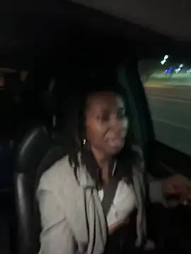 Snapshot of LeyaHoneybuns chatting on 26, 1, 2025 LeyaHoneybuns online show from 26, 1, 2025