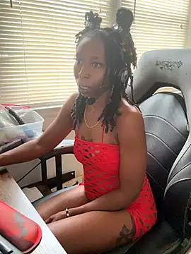 Snapshot of LeyaHoneybuns chatting on 30, 9, 2025 LeyaHoneybuns online show from 30, 9, 2025