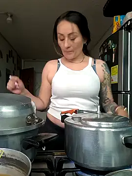 LuisaFernanda170823 online show from 19, 3, 2026