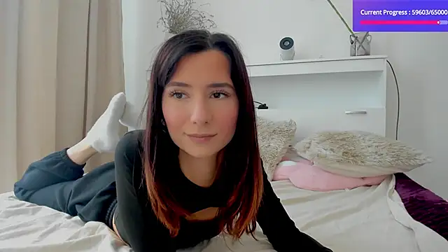 Snapshot of crystalnut chatting on 5, 10, 2025 crystalnut online show from 5, 10, 2025