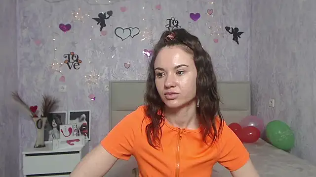 Snapshot of KaraCriegs chatting on 3, 2, 2025 KaraCriegs online show from 3, 2, 2025