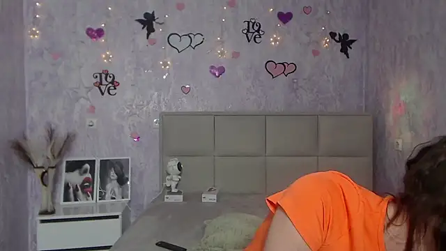 Snapshot of KaraCriegs chatting on 15, 2, 2025 KaraCriegs online show from 15, 2, 2025