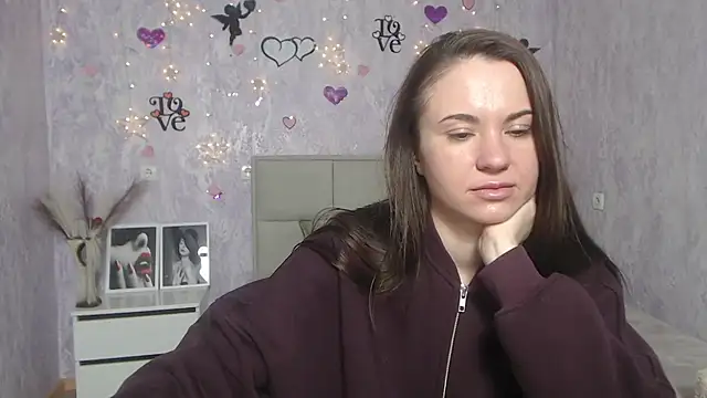 Snapshot of KaraCriegs chatting on 18, 2, 2025 KaraCriegs online show from 18, 2, 2025