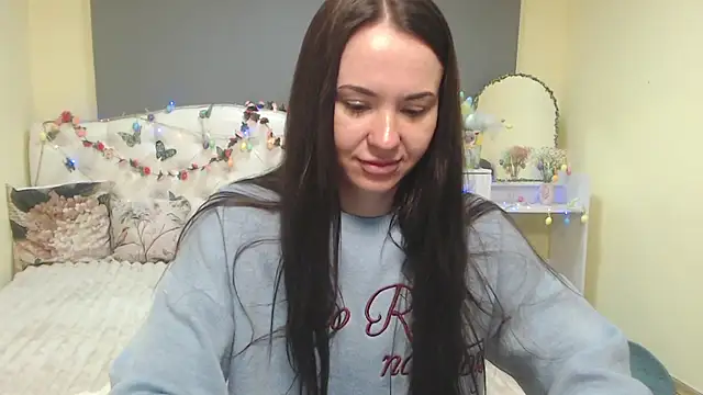 KaraCriegs online show from 13, 4, 2026