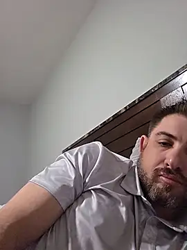 Snapshot of caliguy37 chatting on 20, 6, 2026 caliguy37 online show from 20, 6, 2026