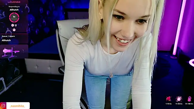 Snapshot of ShhhO_O chatting on 13, 5, 2026 ShhhO O online show from 13, 5, 2026