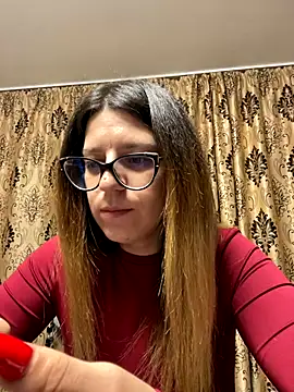 NadiraNoor online show from 9, 10, 2025