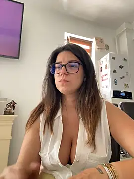NadiraNoor online show from 1, 6, 2026