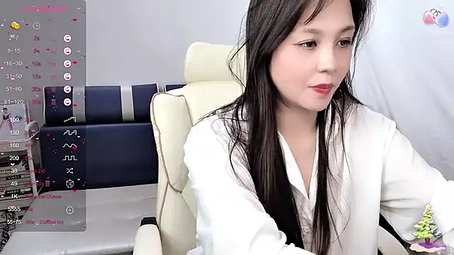 Snapshot of Toookiss chatting on 13, 2, 2025 Toookiss online show from 13, 2, 2025