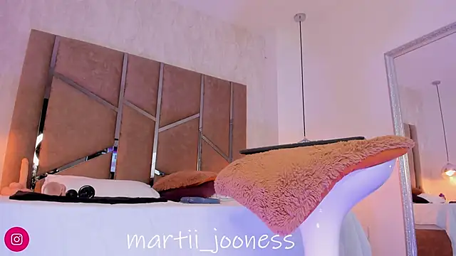 Snapshot of Martinaa_Jones_ chatting on 23, 2, 2025 Martinaa Jones online show from 23, 2, 2025