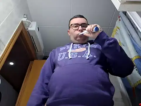 Javier bear online show from 23, 12, 2024