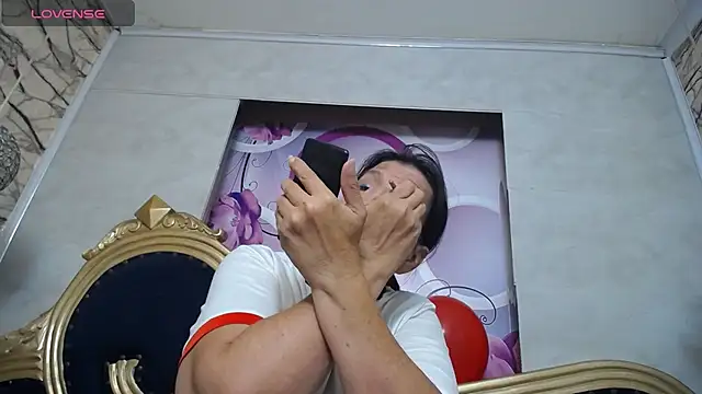 Snapshot of karito_mature17 chatting on 24, 11, 2025 karito mature17 online show from 24, 11, 2025