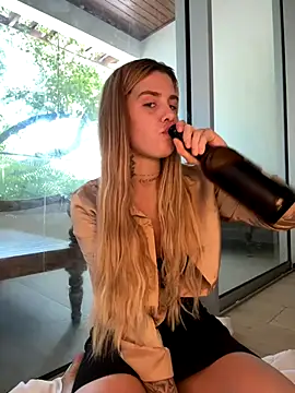 EmiliaCatalina online show from 30, 11, 2025