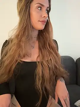 Snapshot of EmiliaCatalina chatting on 24, 5, 2026 EmiliaCatalina online show from 24, 5, 2026