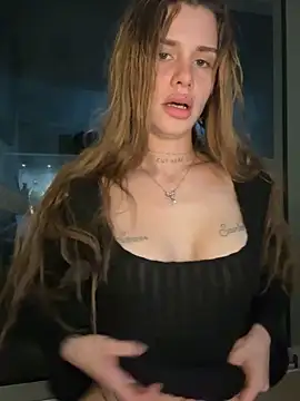 Snapshot of EmiliaCatalina chatting on 27, 5, 2026 EmiliaCatalina online show from 27, 5, 2026