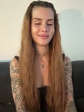 Snapshot of EmiliaCatalina chatting on 31, 5, 2026 EmiliaCatalina online show from 31, 5, 2026