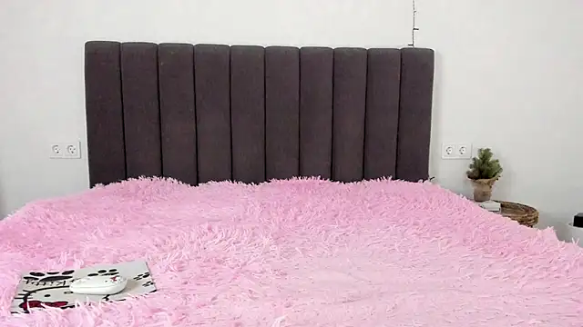 Snapshot of Mika_Ray chatting on 6, 2, 2025 Mika Ray online show from 6, 2, 2025