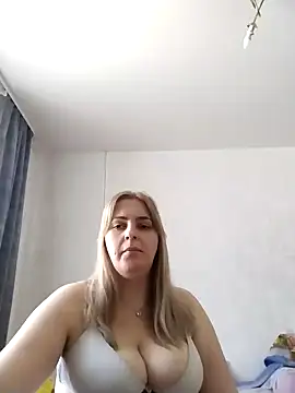 Lady nice cat online show from 11, 3, 2025