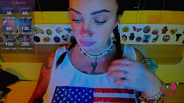 EllieOz online show from 9, 10, 2025