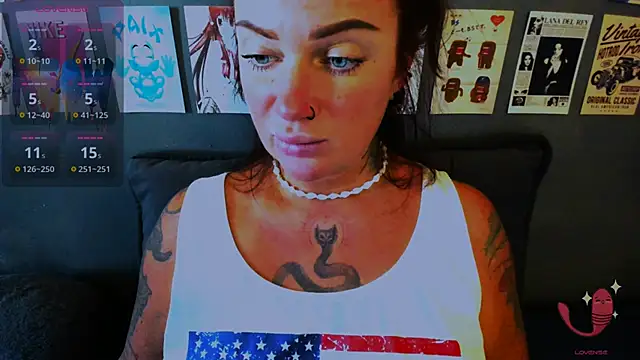Snapshot of EllieOz chatting on 10, 4, 2026 EllieOz online show from 10, 4, 2026