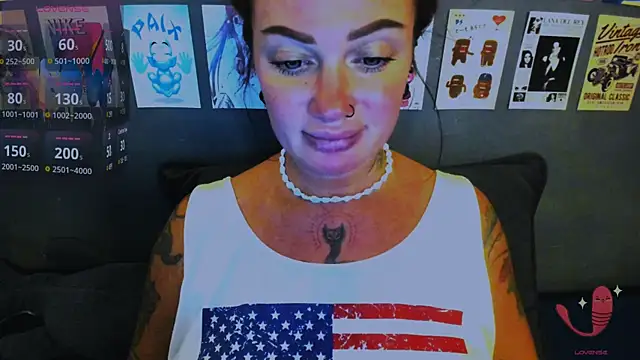 Snapshot of EllieOz chatting on 17, 4, 2026 EllieOz online show from 17, 4, 2026