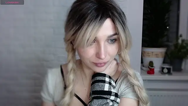 Snapshot of Yoda21 chatting on 15, 1, 2025 Yoda21 online show from 15, 1, 2025