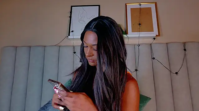 Snapshot of nahomi_campbell chatting on 20, 5, 2026 nahomi campbell online show from 20, 5, 2026