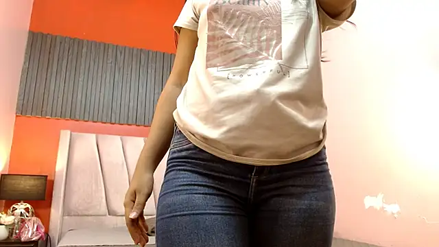 VeronicaRobles online show from 19, 11, 2025