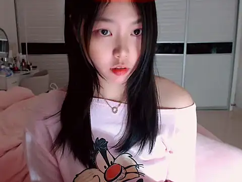 Snapshot of -Lucky_Girl chatting on 8, 1, 2025 -Lucky Girl online show from 8, 1, 2025