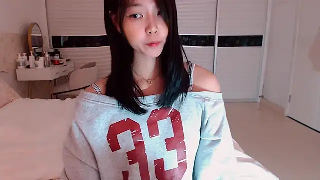 Snapshot of -Lucky_Girl chatting on 11, 9, 2025 -Lucky Girl online show from 11, 9, 2025