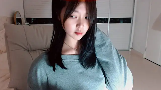 Snapshot of -Lucky_Girl chatting on 12, 9, 2025 -Lucky Girl online show from 12, 9, 2025