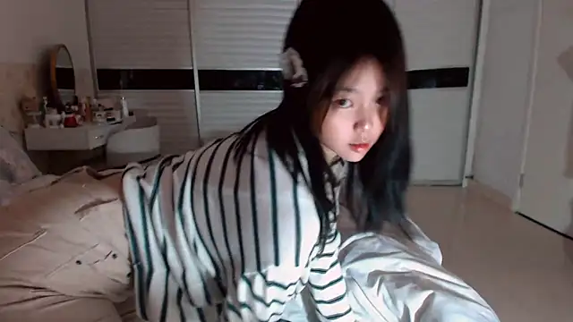 -Lucky Girl online show from 10, 11, 2025